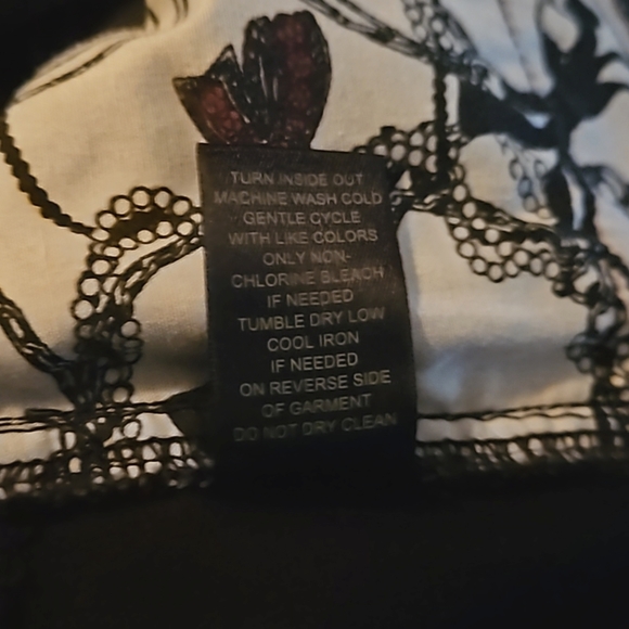 NWT WHITE HOUSE/BLACK MARKET Black Velvet Studded Boot Leg Pants Size 8R - Picture 15 of 16